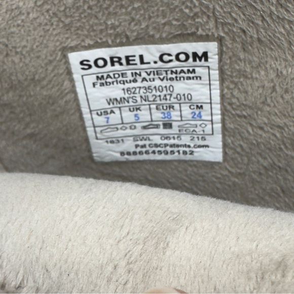 Sorel “Newbie” Suede Boots - Picture 8 of 8